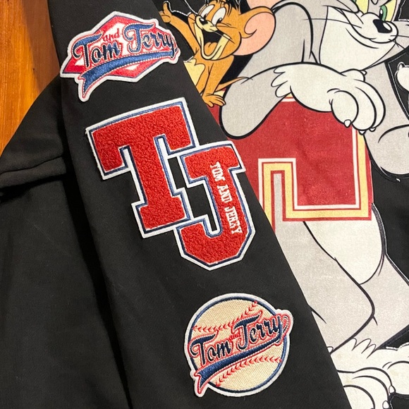 Tom & Jerry Fleece Lined Unisex Sweatshirt with Side Arm Patches Size Medium - Picture 13 of 14